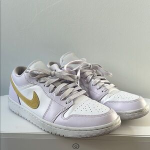 Nike White and Gold Sneakers